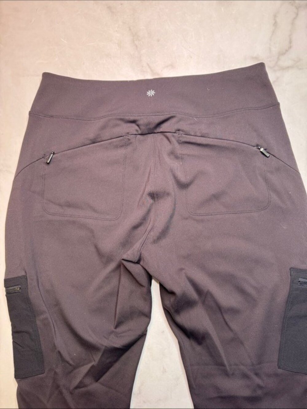 Athleta Headlands Hybrid High Rise Cargo Legging Size 16 - Picture 6 of 6